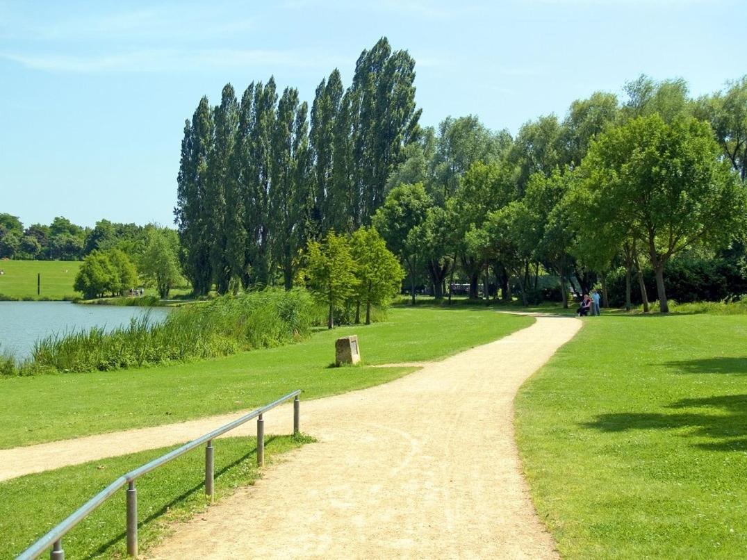 Studio / Chambre Calme Pres De L'Etang St Pierre. Amiens Dış mekan fotoğraf